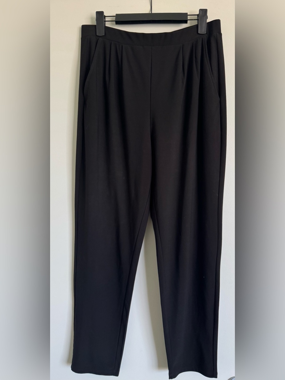 Leith Black Pleated Pull On Tapered Trousers Elastic Waist Size M